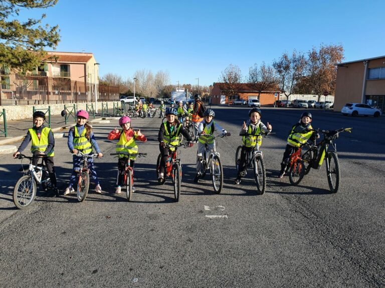 Circonscription Roussillon – 62 élèves roulent vers le collège